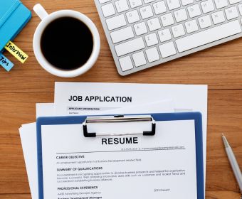 Resume sitting on a desk